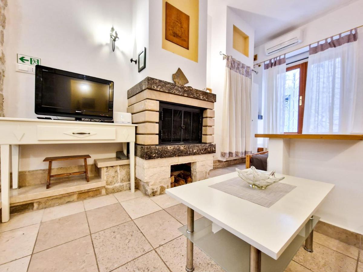 Jackie'S Little Stone House Apartman Split Kültér fotó